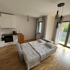 Modern Studio 1.6km From Main Train Station Apartament